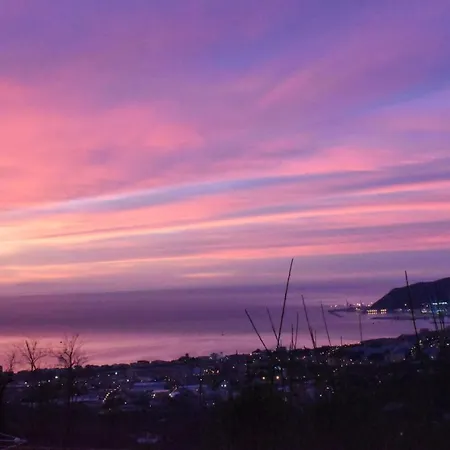 ベッド・アンド・ブレックファスト Paola サヴォーナ